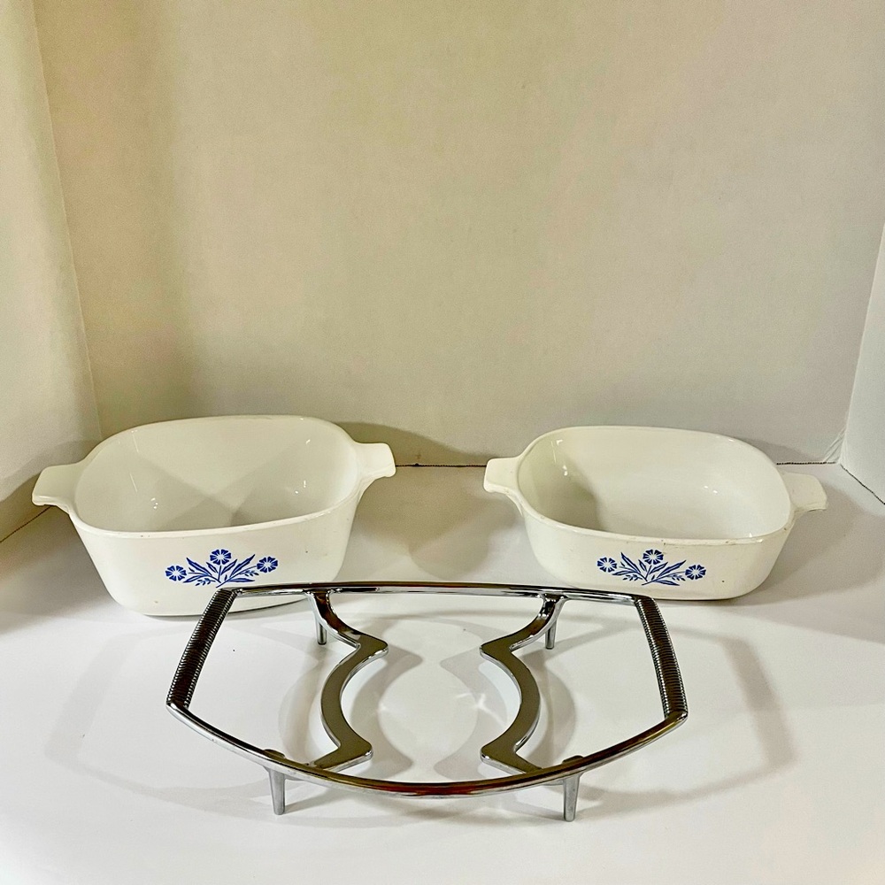 Corning Ware 1 qt & 1.5 qt Cornflower Blue & Saucepan Cradle P-11-M-1